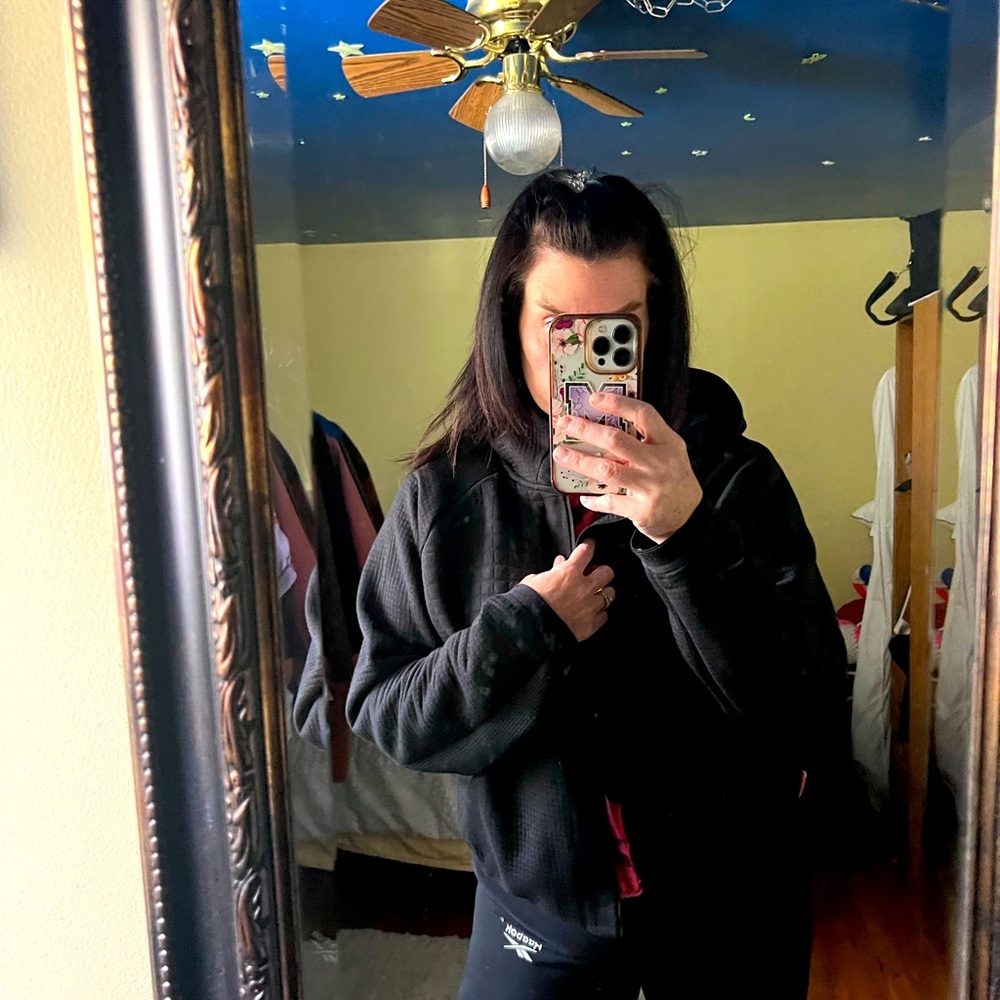 Nike Tech zip up! Extra crop Womens XL..very  roomy . Like new condition !